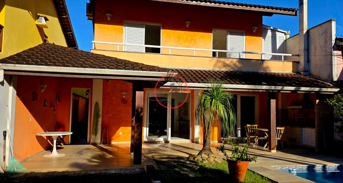 Casa, 4 quartos, 241 m² - Foto 1