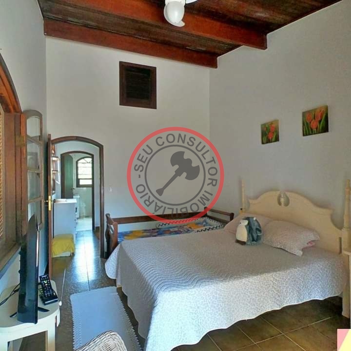 Casa com escritura definitiva, com 6 dormitórios, piscina e 