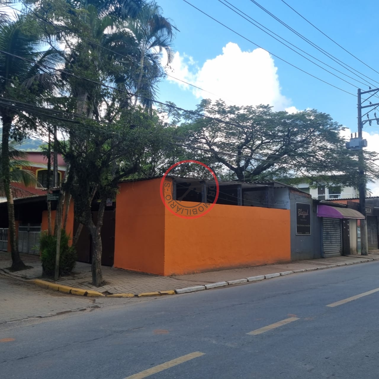 Terreno de 625 metros,com 6 imoveis comercial e residencial 
