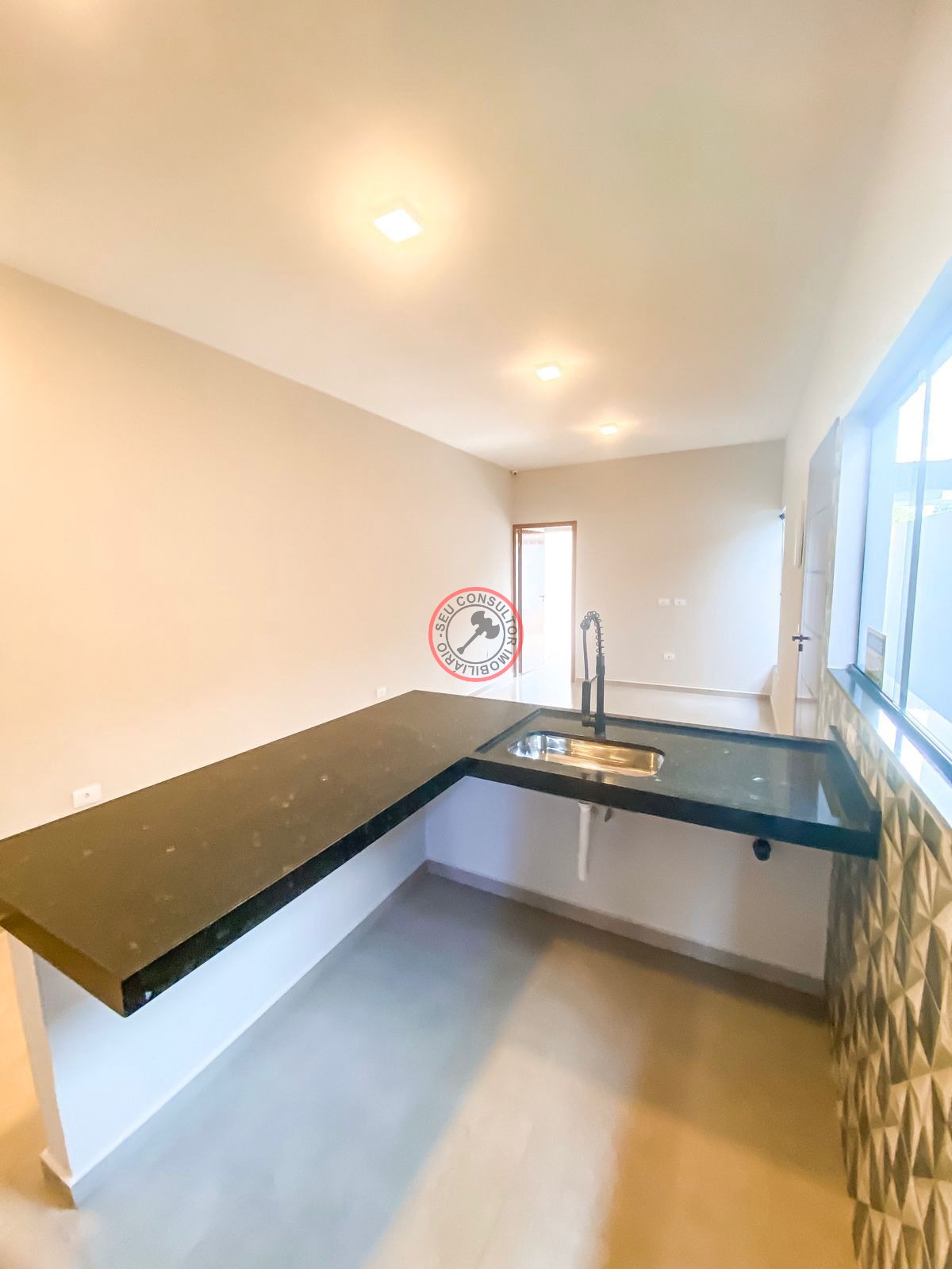 Casa recem cosntruída a venda com 2 dormitórios, sendo uma s