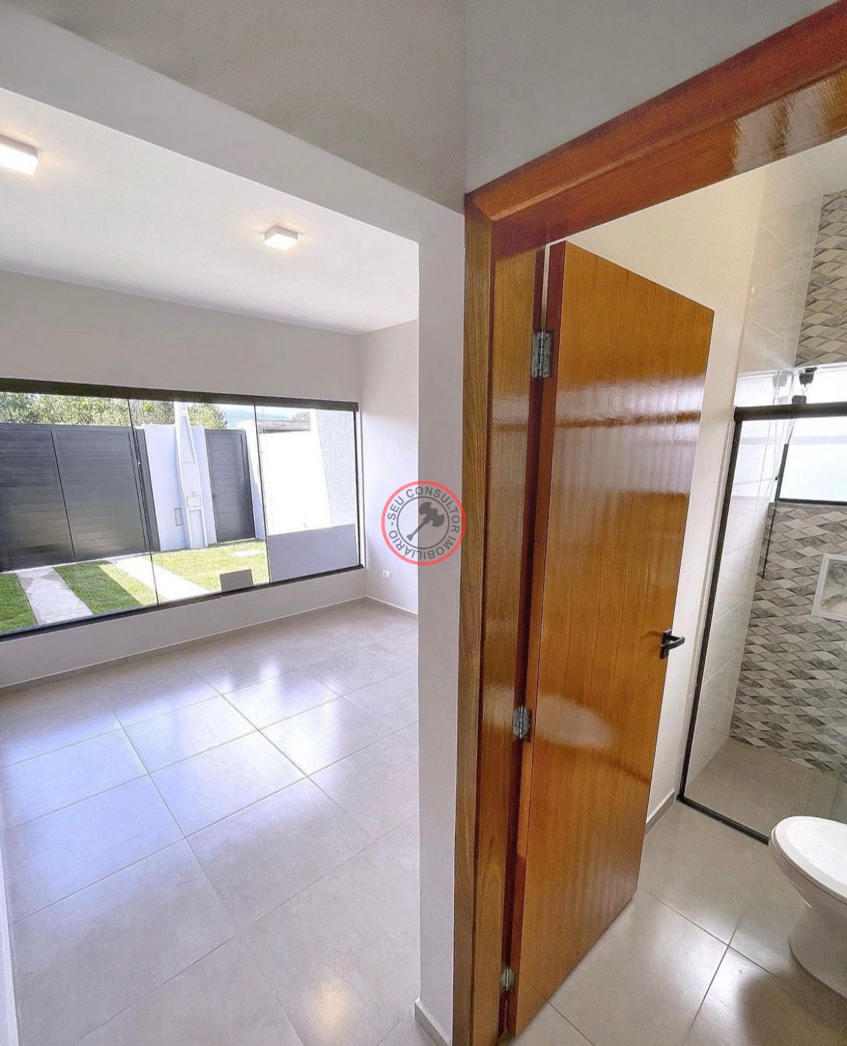 Casa recem cosntruída a venda com 2 dormitórios, sendo uma s